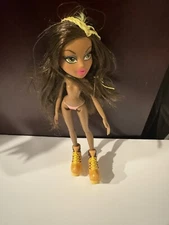 MGA Enterprise Bratz Sasha Nude Doll Selfie Snaps With Shoes Only