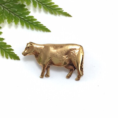 Gold Cattle Farmer Pin for Hat or Jacket Dairy Daisy Farm Cow Brooch Tie Pin 