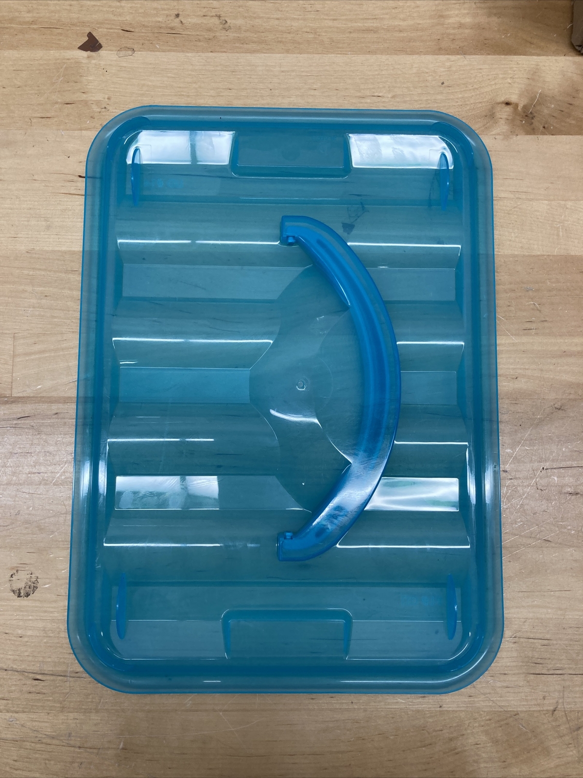 Amazon Wholesale Lot Of 156 Snapware Clear Blue Replacement Lids 13 x 9