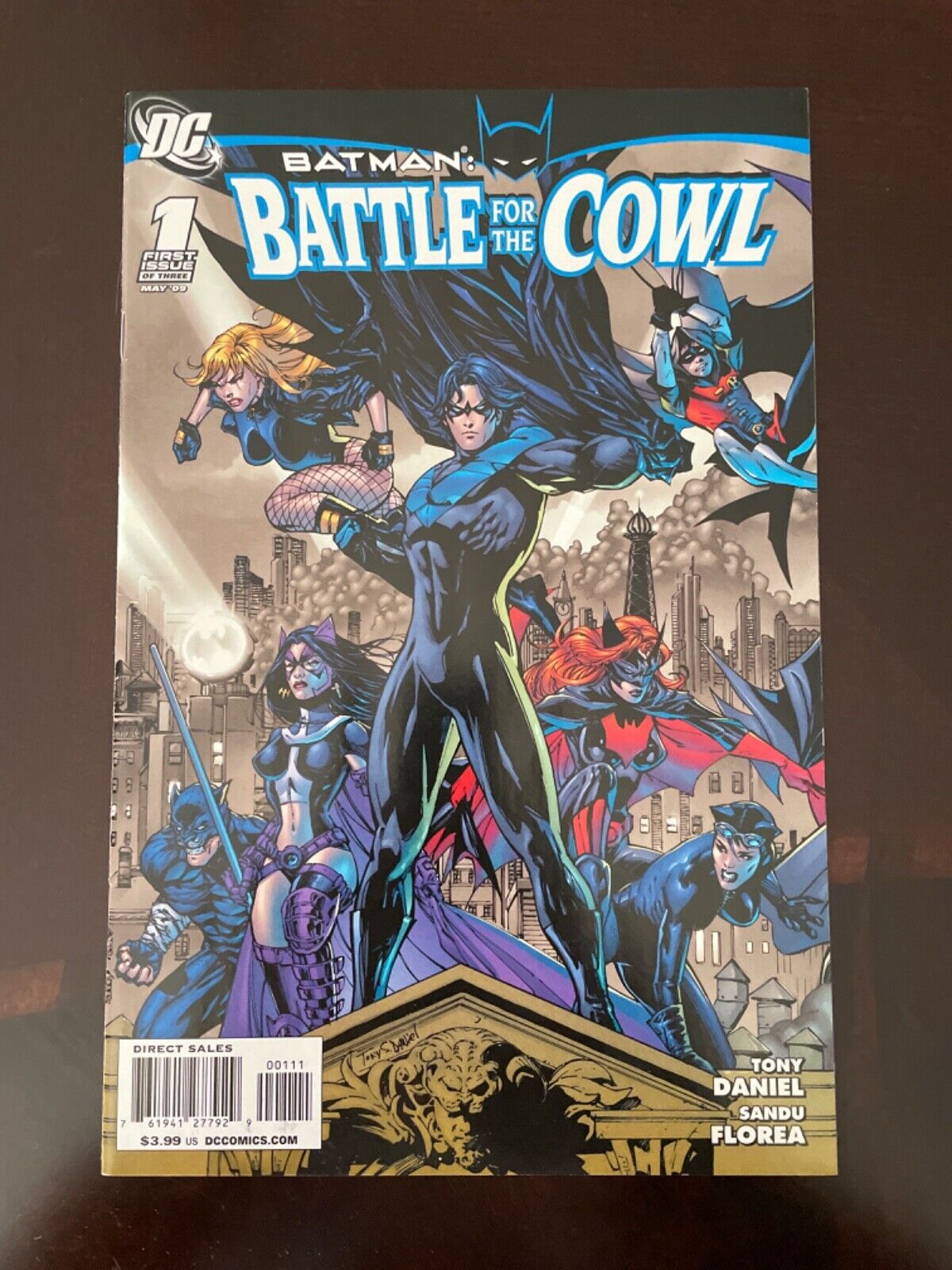 Batman #1 Vol 1 (DC, 2009) VF+