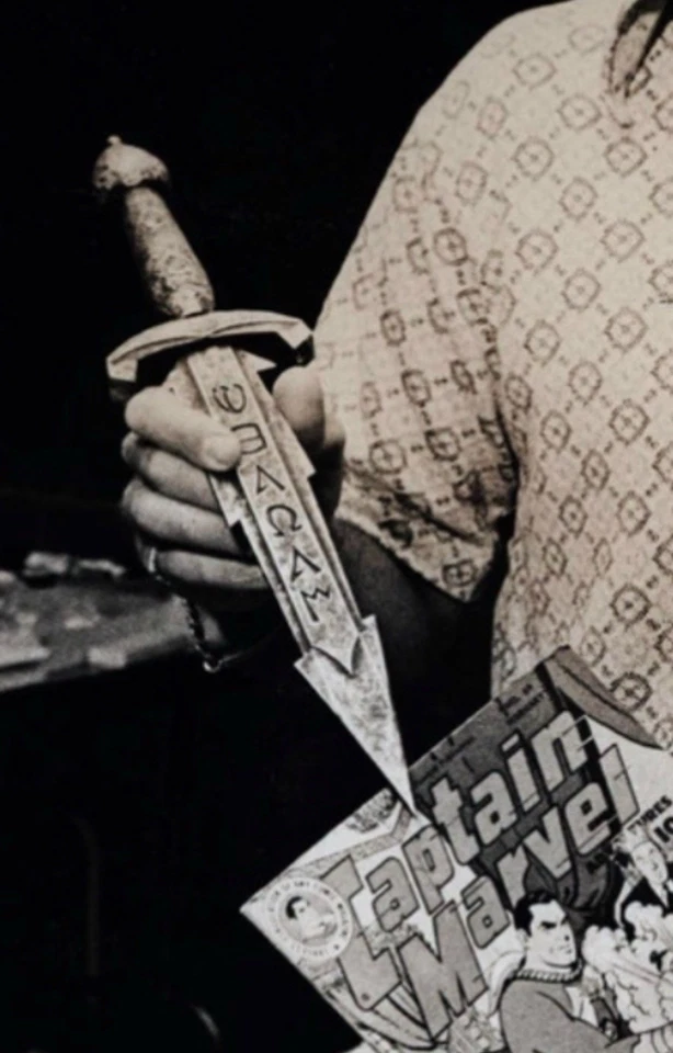 Capitana Marvel Shazam CC Beck Espada Jackson Bostwick! Foto 4 de 4