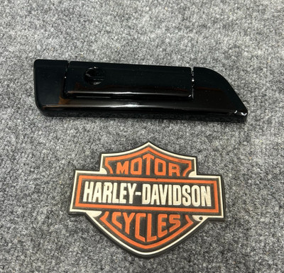 OEM HARLEY-DAVIDSON 2014+ BLACK HOLE TOUR PAK LATCH ASSEMBLY 53000633EHS