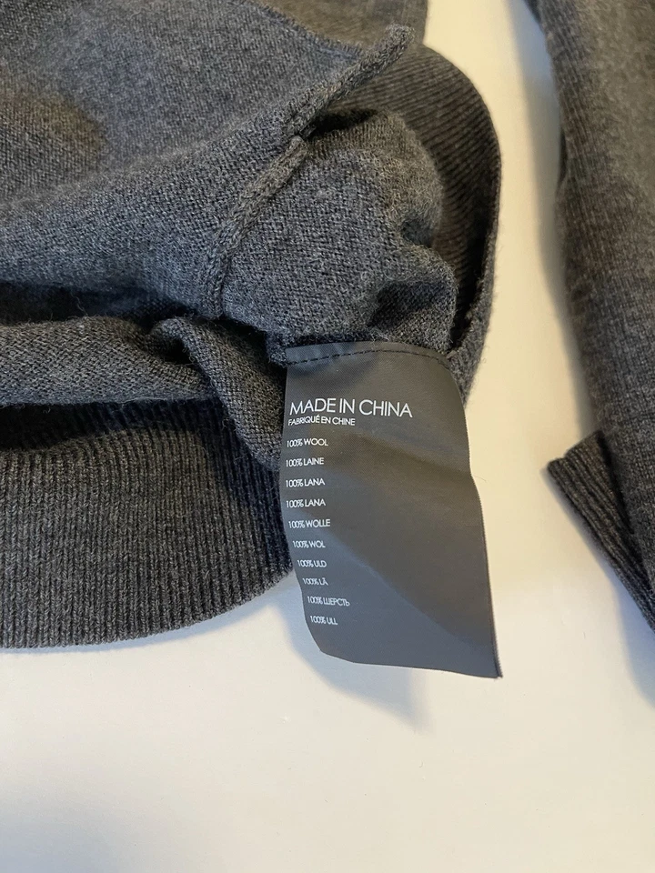 Club Monaco Men’s Cardigan Sweater Medium Gray Pockets 100% Wool  - Image 4 of 4