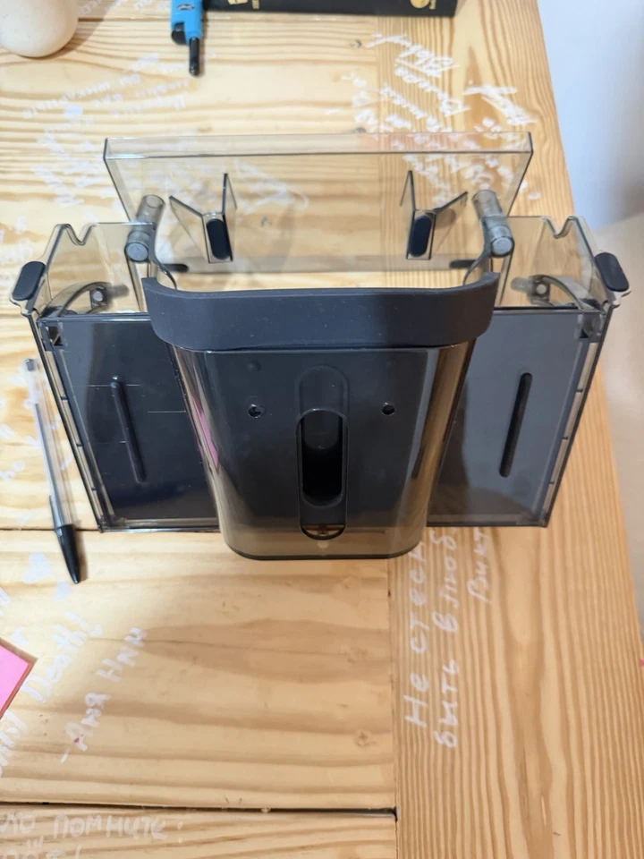 Caja de almacenamiento bajo pantalla para Tesla Model 3 Highland 2024-2025 / Model Y 2023+ Foto 2 de 3