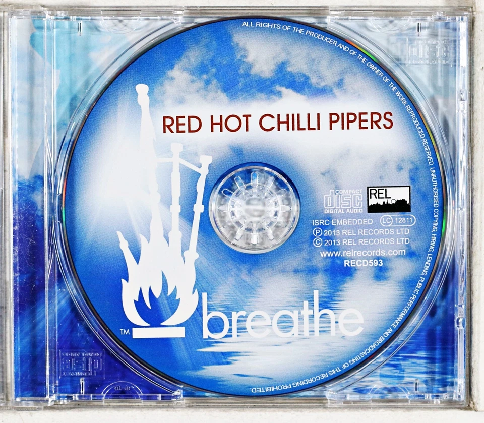 Red Hot Chilli Pipers - Breathe (CD 2013) Foto 2 de 3