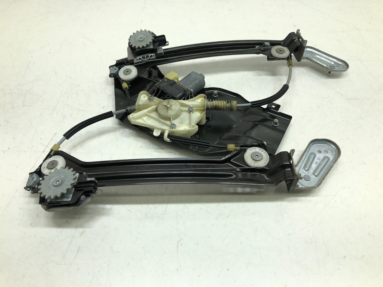 2014-2019 MASERATI GHIBLI RIGHT PASSENGER REAR WINDOW REGULATOR W/ MOTOR OEM.
