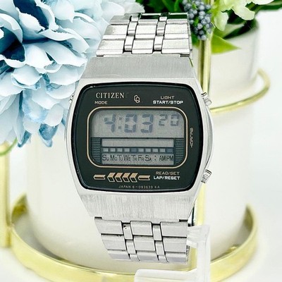 CITIZEN Dual Time Digitaluhr Modell 4-098773 Y Silber Schwarz