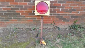 TRAFFIC SIGNAL SINGLE STOP LIGHT