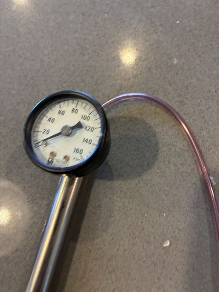 Bomba Robart para retracción neumática para avión modelo Balsa R/C Foto 2 de 4