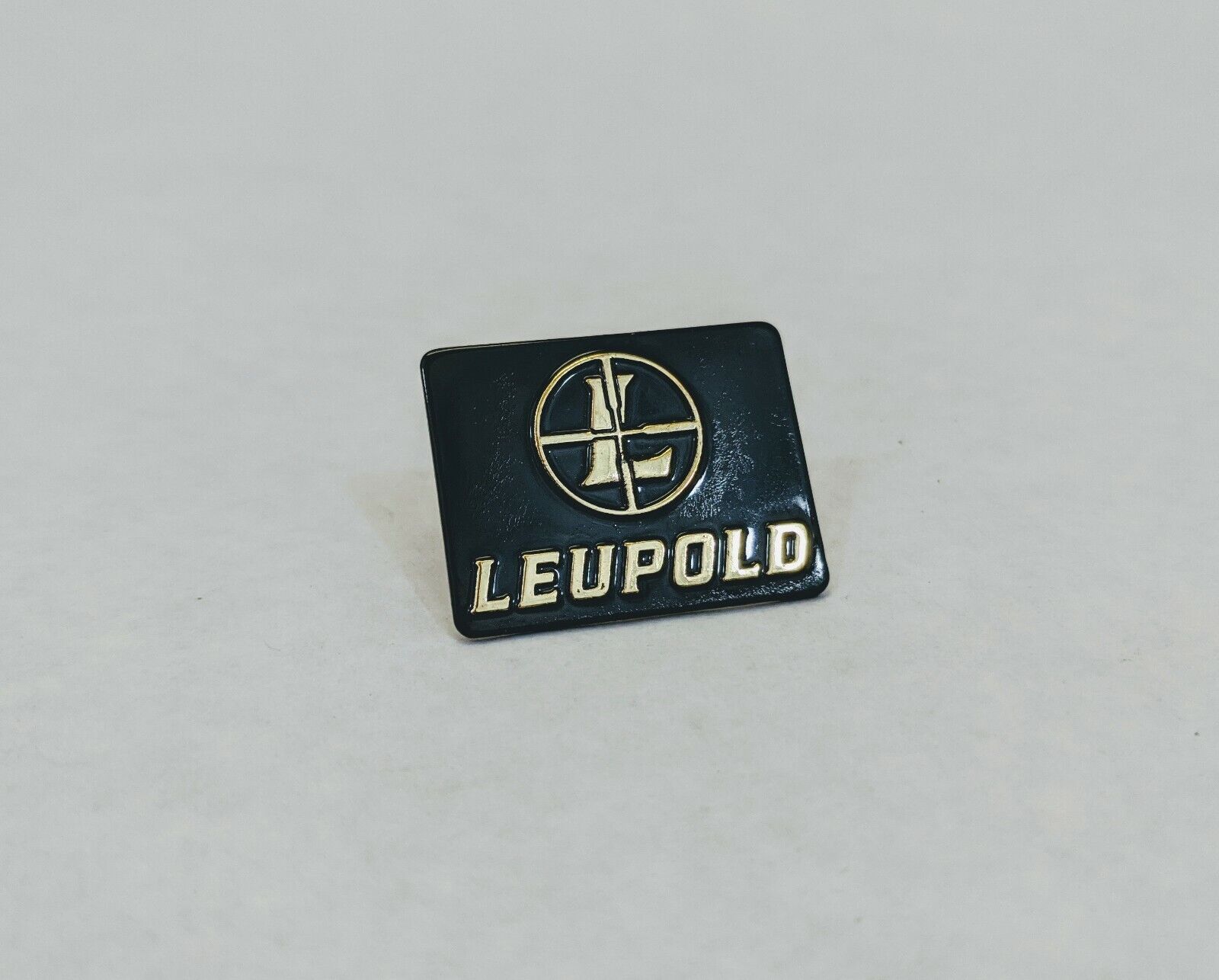 Leupold Optics Hat / Lapel Pin. Range Bag Pin. ShotShow 2020. Free shipping!