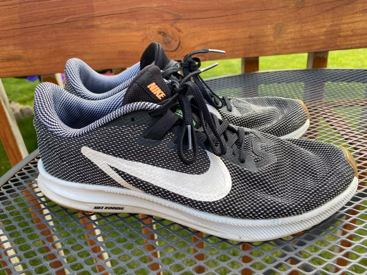 Stuwkracht helaas Vorm van het schip Nike Downshifter 9 SE Black White Mens Running Shoes BQ9257-001 Size 9 |  eBay