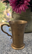 Fein Zinn / kleiner Krug / Schmuckvase Krug Kanne Humpen Vintage mit gold versch