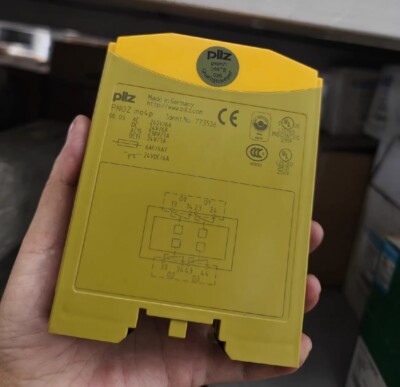 Pilz Relay PNOZ mo4p 773536 UPS Shipping
