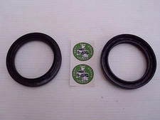 LAND ROVER DISCOVERY 1 HUB OIL SEAL INNER - PAIR OF HUB SEALS - FTC4785