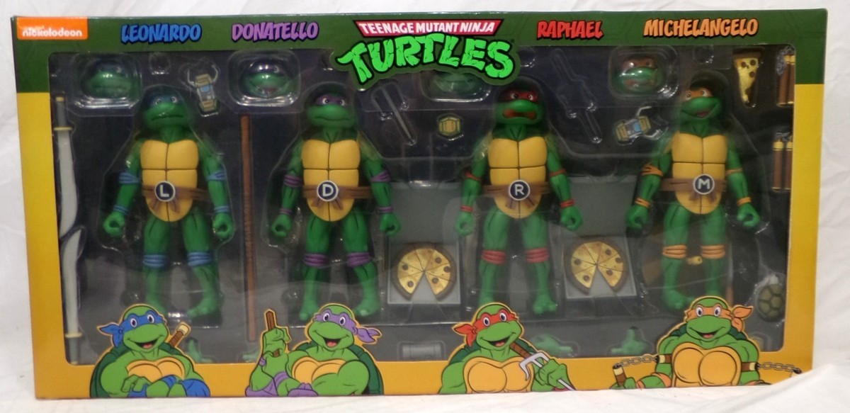 ニャンニャン 4冊セット Teenage Mutant Ninja Turtles: The Ultimate Collection, Vol