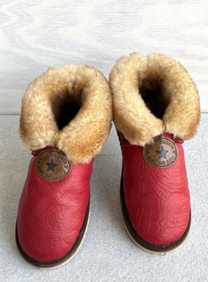 #ad North Star Trading Co Red Tooled Leather Sheepskin Lined Slippers Made In USA 7 $59.00