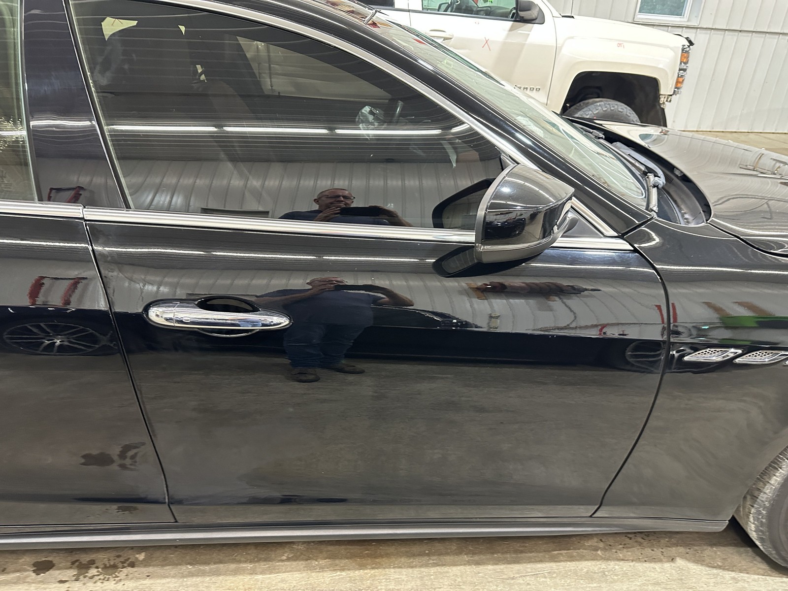 Maserati Ghibli 2014-2024 Front Right Door framework Black
