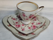 Alka Bawaria Kwiatowy kubek Spodek i talerz Zestaw Vintage Złote wykończenie Niemcy Zachodnie 1348