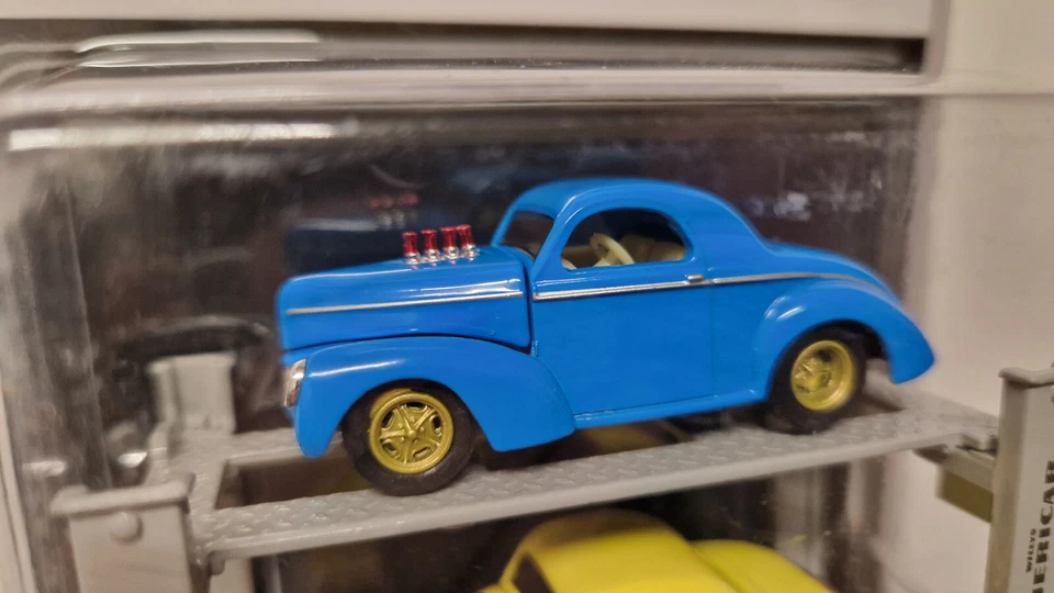 Macchine M2 Auto Lift Pack 1941 Willys Coupe (NG59) - Immagine 2 di 4