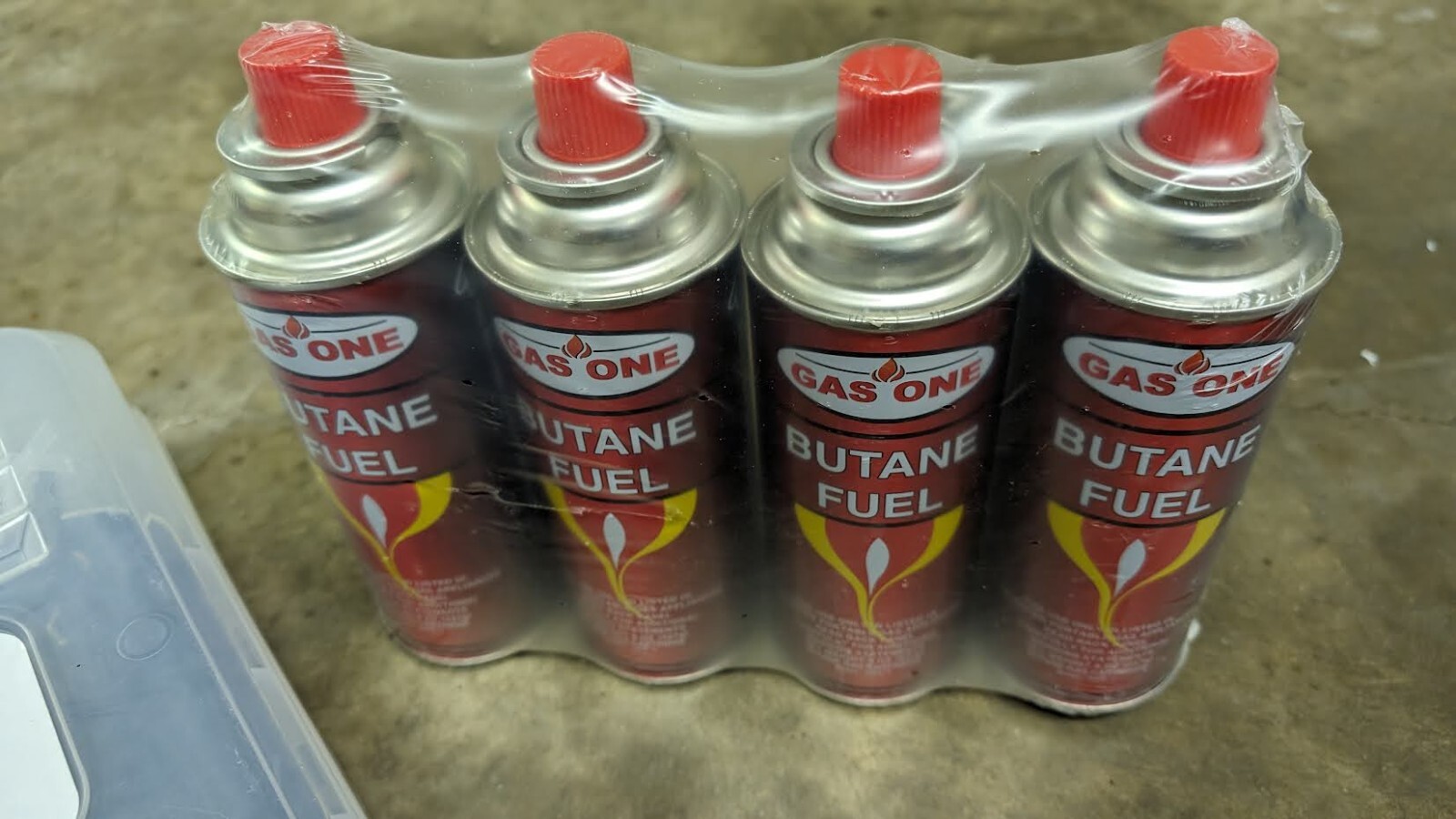 GAS ONE GS3300 12,000 BTU Portable Butane Camp Stove w/ 4 Cans Of