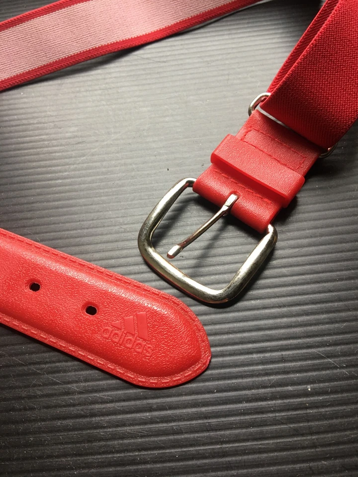 Adidas Rojo Deportivo Elástico Ajustable Cinturón Plástico con Hebilla de Metal 30"L x1.25"W Foto 2 de 4