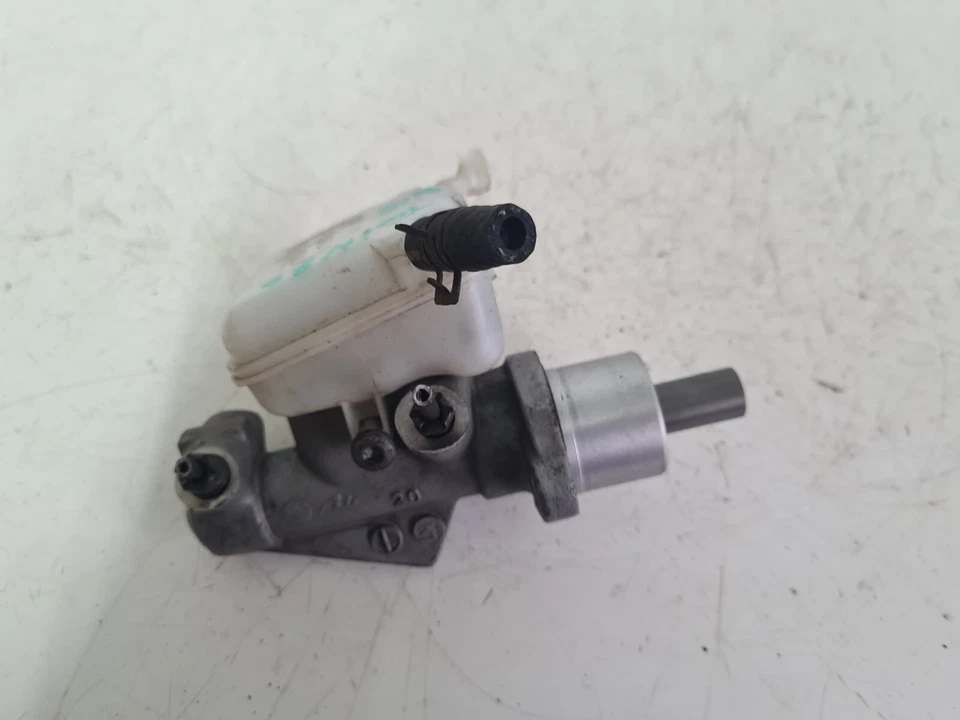 RENAULT TWINGO MK2 2012 1.2 PETROL BRAKE MASTER CYLINDER