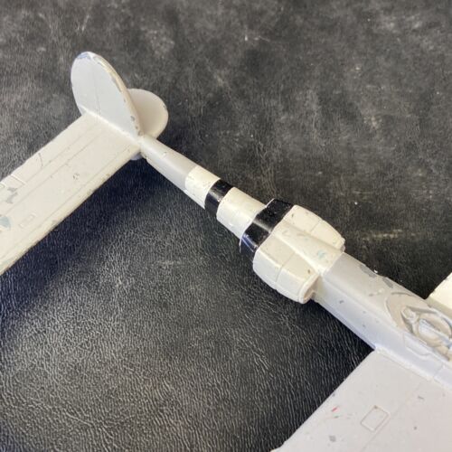 Lockheed P-38 Lightning 1/60 Scale Diecast Model by MotorMax - Picture 6 of 12