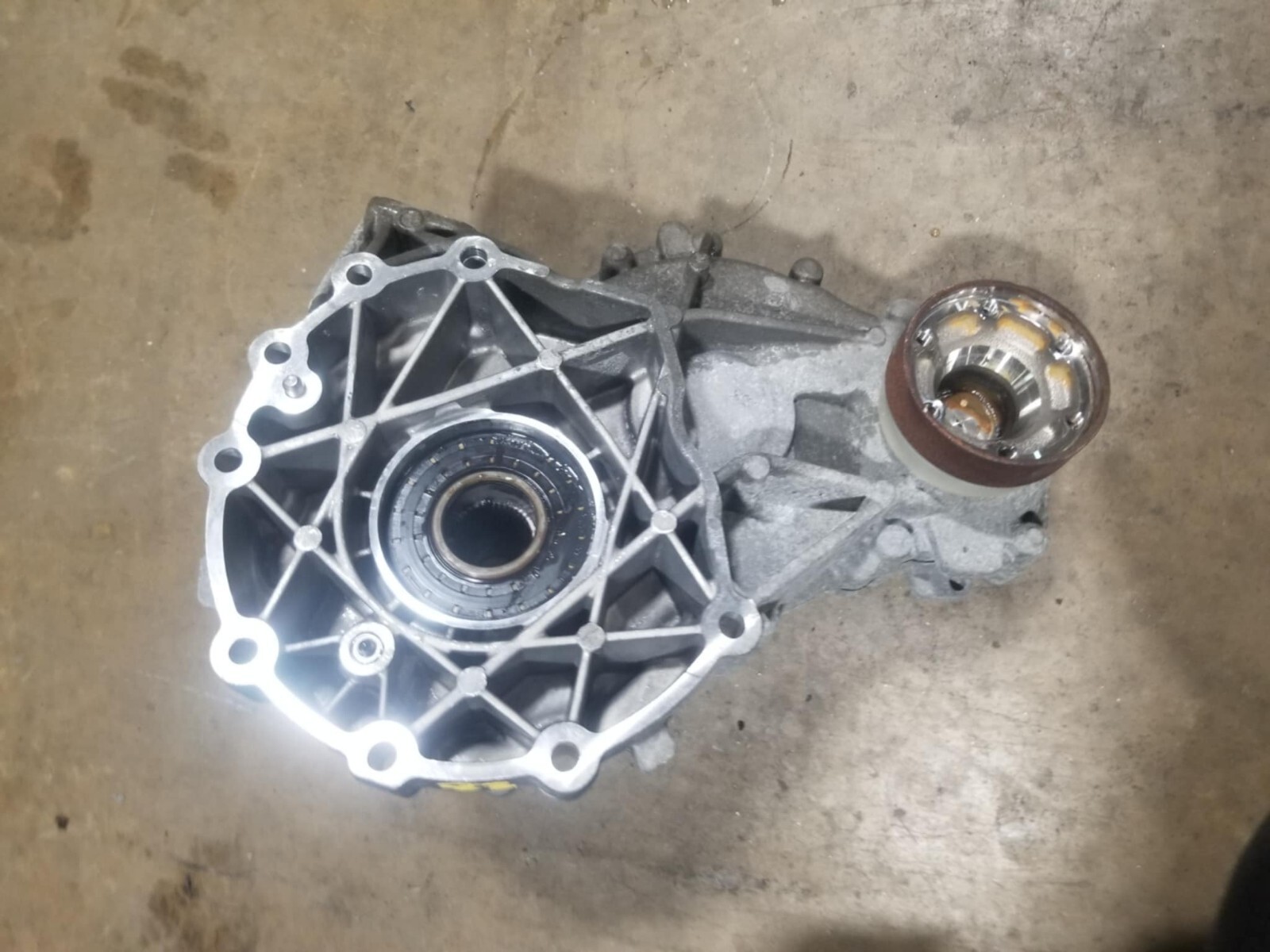 2014 - 2019 MASERATI GHIBLI TRANSFER CASE OEM #83