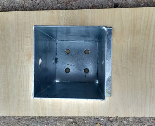 Staffa a bicchiere per travi, supporto porta pilastro in acciaio zincato  - Immagine 3 di 4