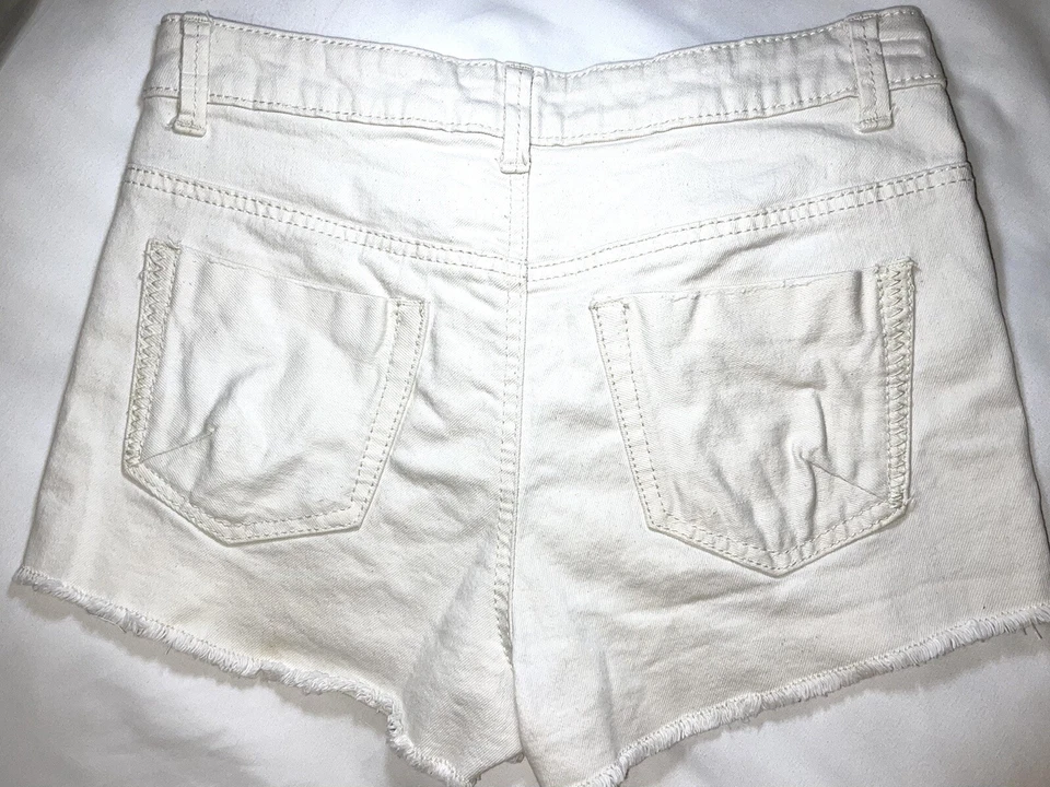 Shorts mosca MOSSIMO off white cintura alta bordado zíper frontal júnior tamanho 7 - Imagem 3 de 4