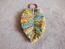 Collectible Beautiful Handmade Hanging Wall Knob Decor Leaf Feather Yarn