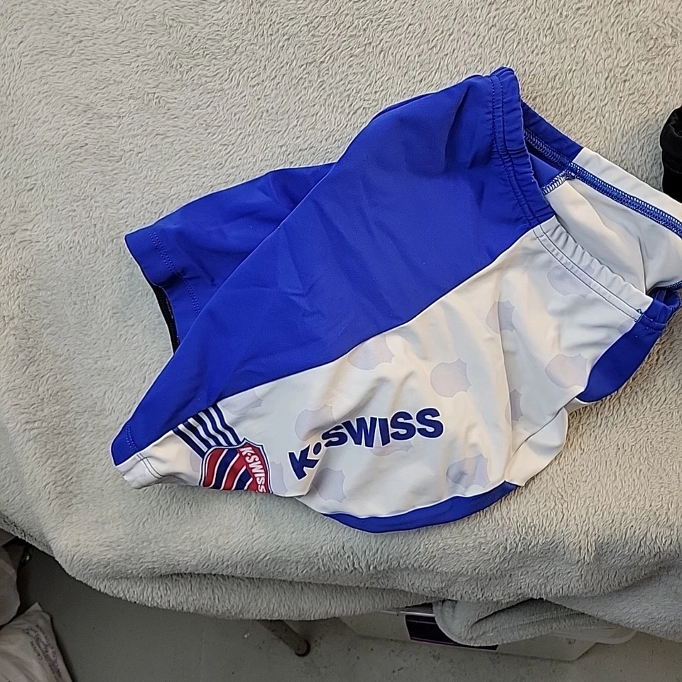 Lote de jersey de ciclismo y pantalones cortos acolchados K Swiss para mujer medianos/grandes Foto 3 de 4