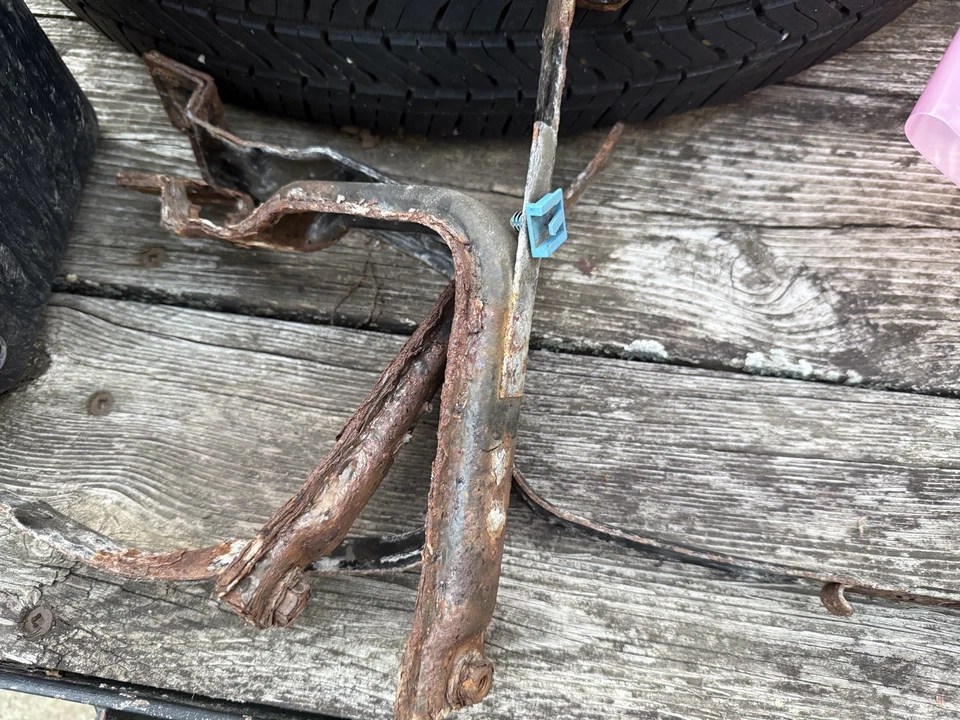 11-16 DURAMAX LML GMC SIERRA 2500 CHEVY SILVERADO DEF TANQUE BOMBA FLUIDO DE ESCAPE - Imagem 2 de 3