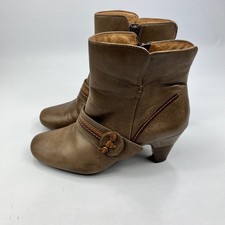 Clarks Softwear Women's Brown Leather Ankle Boots UK 7 Wide Fit Zip Closure