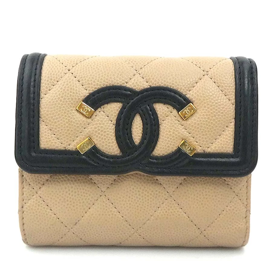 Chanel — Auth CHANEL CC Filigree Trifold Wallet Beige/Black Leather/Goldtone - r11093a