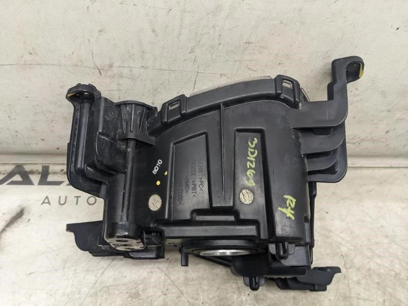 Faro antiniebla delantero derecho pasajero Kia Sorento 2016-2018 92202-C6000 OEM Foto 2 de 4