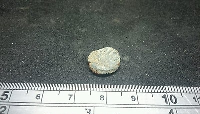 Schönes römisches kleines Bleiartefakt schönes Detail, unerforschter antiker Artikel