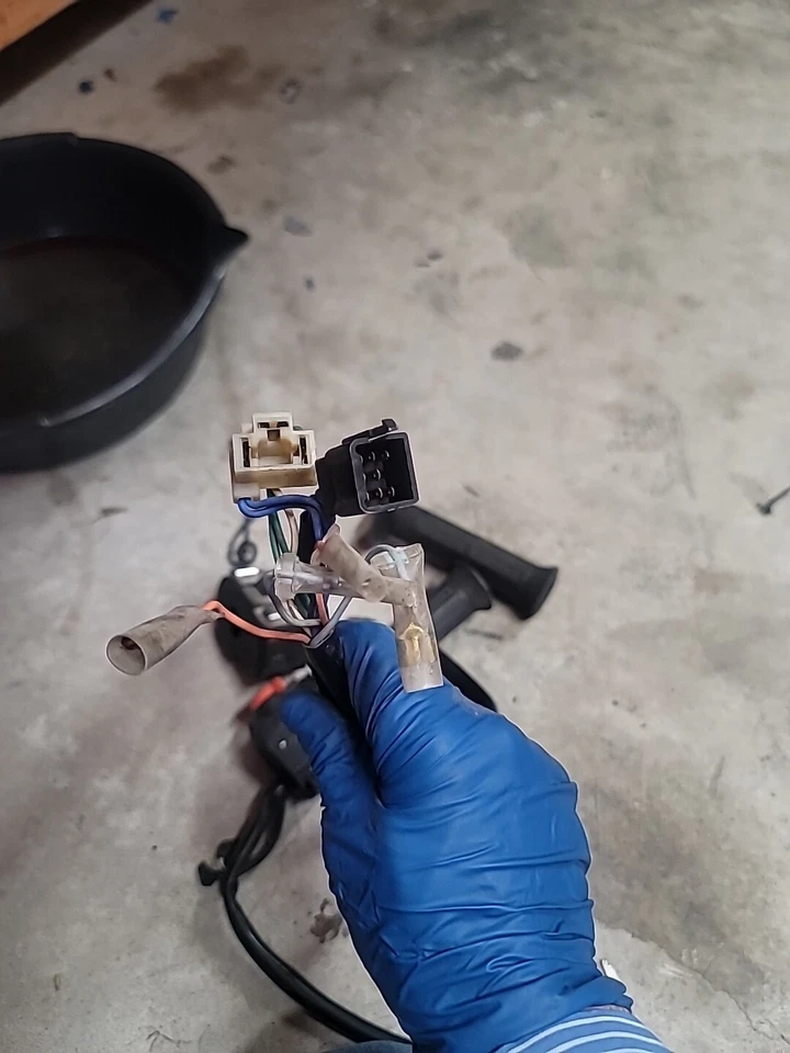 Honda V45 Magna VF750 1983 OEM controles derecho e izquierdo con empuñaduras Foto 4 de 4