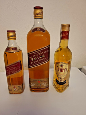 3 Flaschen Whisky - 2 x Johnnie Walker Red Label und 1 x William Grant's