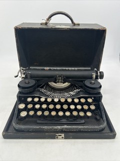 Antique Underwood Standard Portable Typewriter 3 Bank (#12112) WORKS W/Case