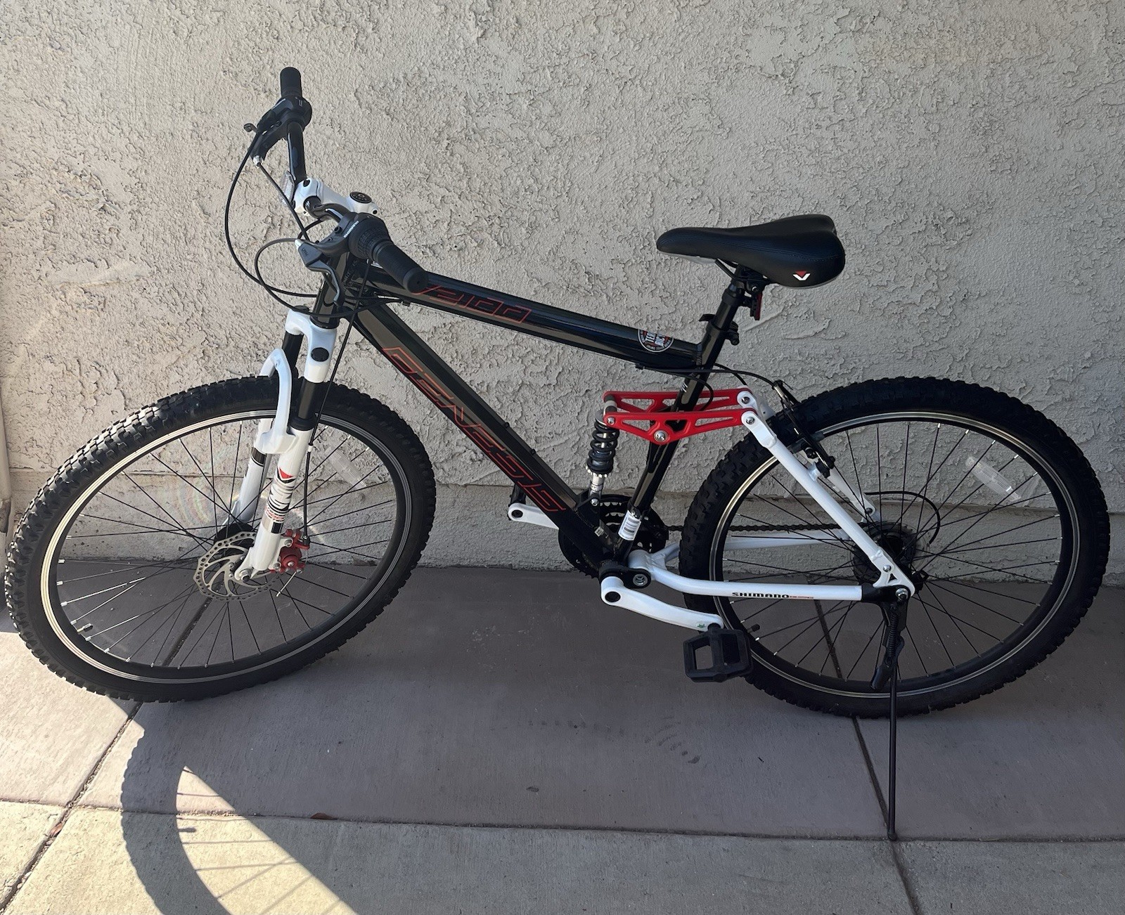 Genesis V2100 27.5&rdquo; Men&rsquo;s Mountain Bike