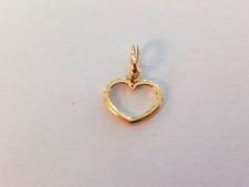 Collana a forma di cuore placcata in oro 24 carati: pendente con zirconi cubici rossi Collana a forma di cuore placcata in oro 24 carati: pendente con zirconi cubici rossi