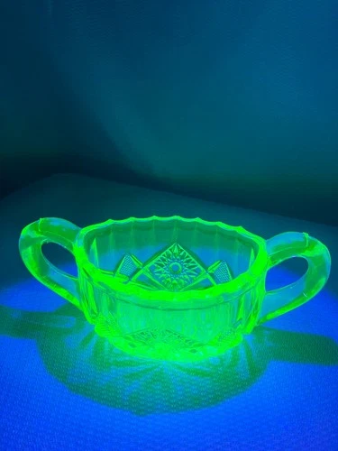 URANIUM GLASS Vintage L.E. SMITH Heritage Depression open 2-Handled Sugar Bowl