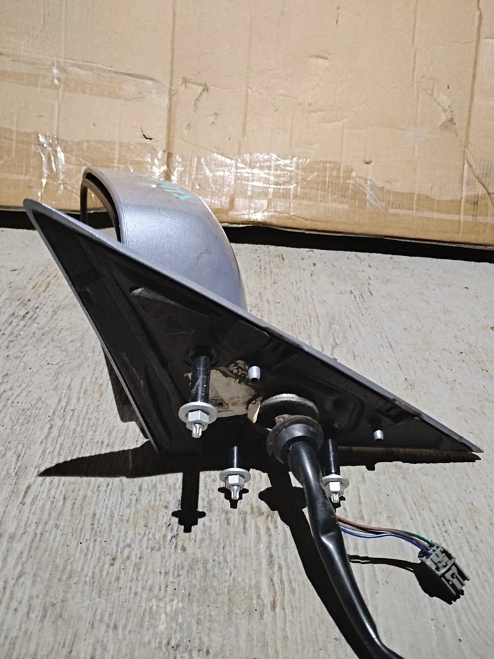 2006 2007 2008 Cadillac DTS Left Driver LH Turn View Door Mirror Oem Silver - Image 4 of 4