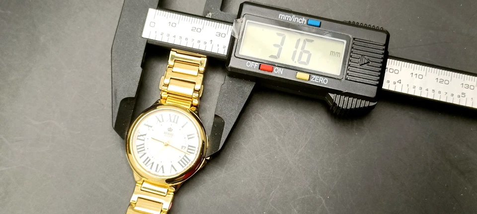 Reloj de cuarzo Royal London para dama enchapado en oro números romanos-en muy buena condición/funcionando Foto 4 de 4