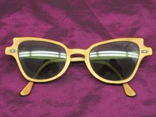 Vintage TITMUS 4 1/4x 5 3/4 Womans Cat eye green lenses sunglasses