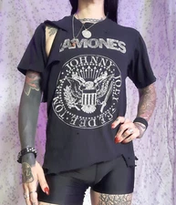 VINTAGE Early 2000's Ramones T-shirt Ripped Worn-in Punk Rock 