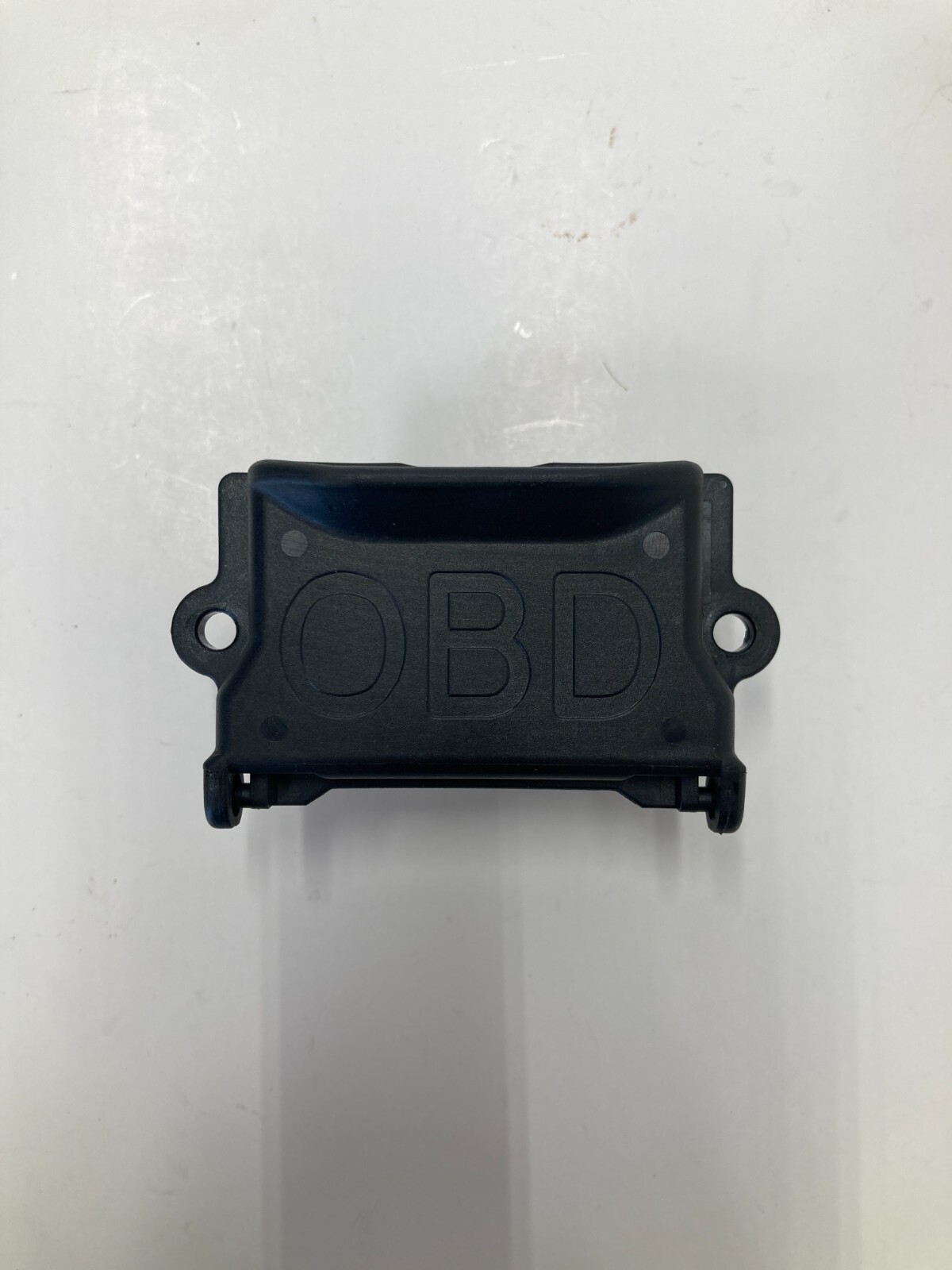 1014 Mercedes Benz E350 Engine Diagnostic OBD Plug Port Under Cover