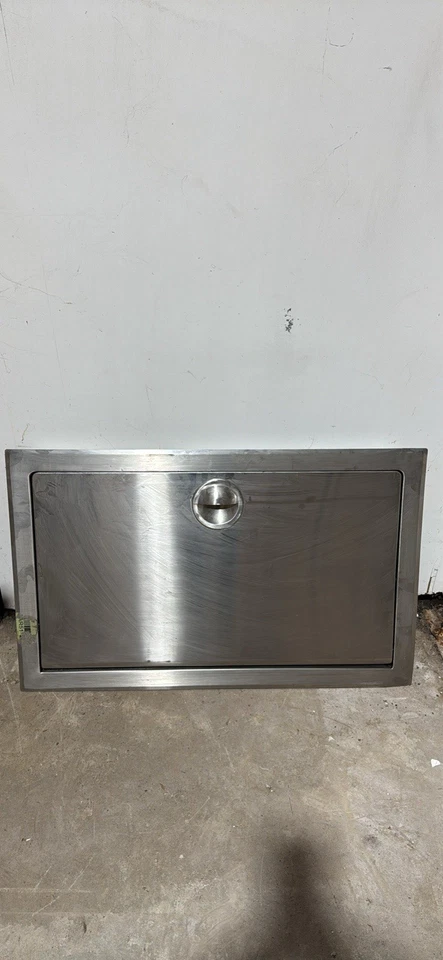 Cambiador de bebé Koala Kare empotrado comercial de acero inoxidable NUEVO Foto 4 de 4