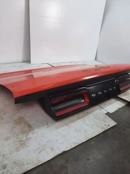 2015-2020 Dodge Challenger usado porta-malas escotilha Decklid câmera de visão traseira fabricante de equipamento original - Imagem 2 de 4